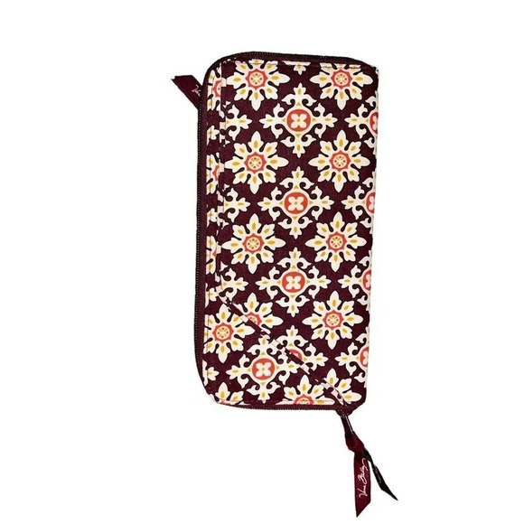 Vera‎ Bradley Personal Travel Organizer Wallet in "Medallion-2006" - Picture 1 of 6